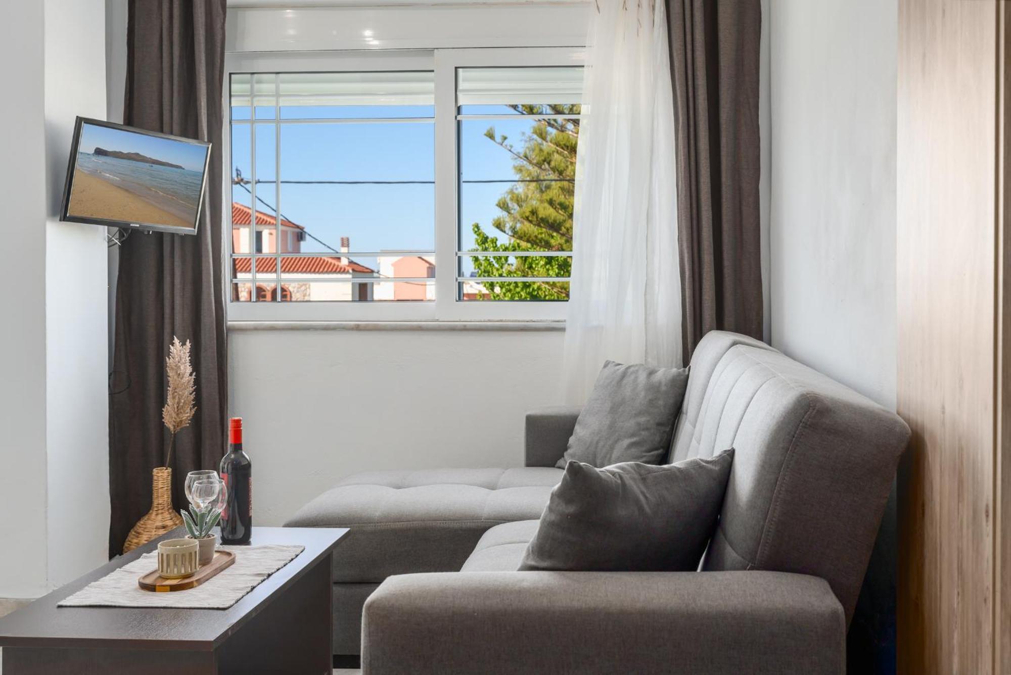 Nikos Apartments Agia Marina Esterno foto