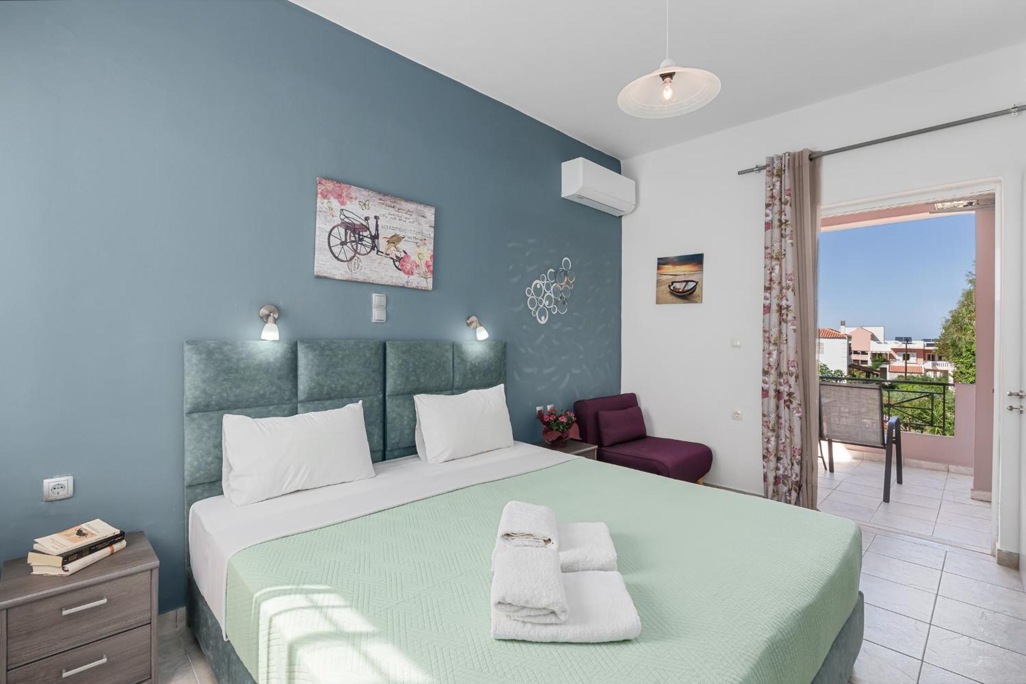 Nikos Apartments Agia Marina Esterno foto